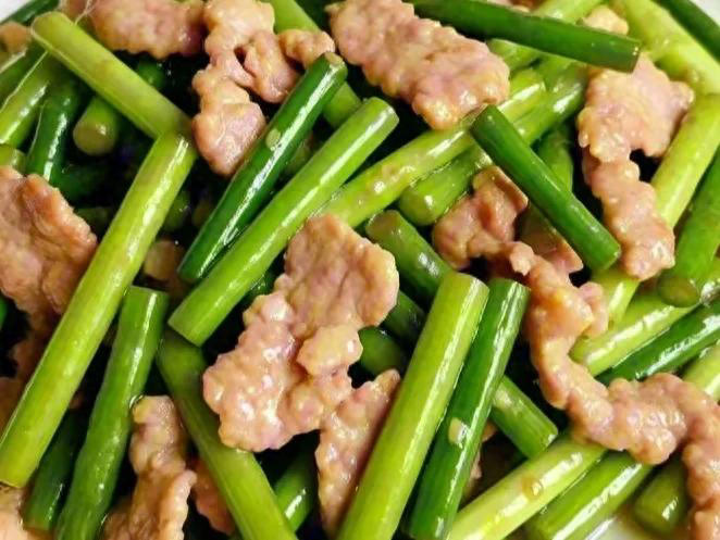 中老年人补钙就吃这八道菜，强筋骨、腿脚好还易吸收