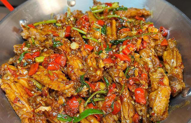 鸡翅怎么做好吃？教你5种家常鸡翅做法，外焦里嫩好吃到停不下来