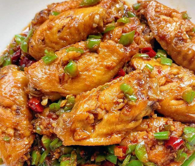 鸡翅怎么做好吃？教你5种家常鸡翅做法，外焦里嫩好吃到停不下来