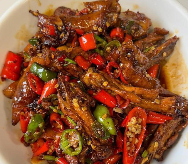 鸡翅怎么做好吃？教你5种家常鸡翅做法，外焦里嫩好吃到停不下来