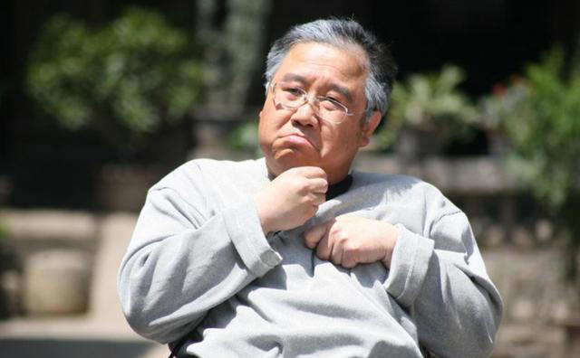 人老了，最怕老年痴呆！这几种食物，吃得越多大脑“老”得越快