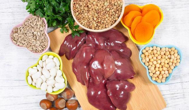 人老了，最怕老年痴呆！这几种食物，吃得越多大脑“老”得越快