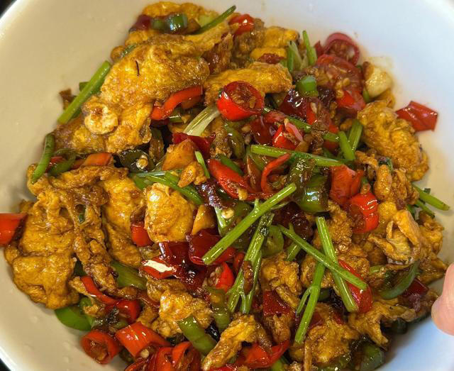 这才是炒鸡蛋好吃的做法，非常的简单易学，又香又滑嫩，收藏了