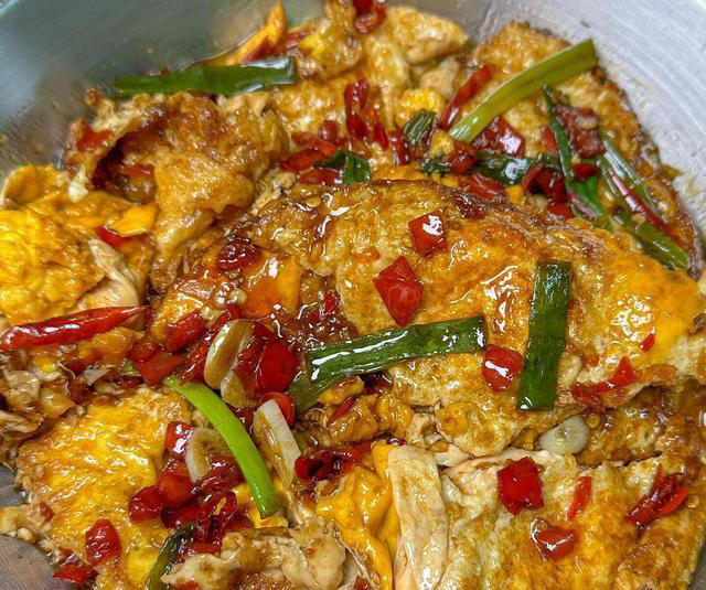 这才是炒鸡蛋好吃的做法，非常的简单易学，又香又滑嫩，收藏了