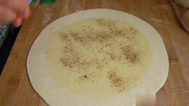 新手必学！蓬松暄软好消化的家常千层饼做法，能一层层撕着吃