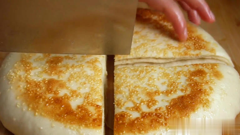 新手必学！蓬松暄软好消化的家常千层饼做法，能一层层撕着吃