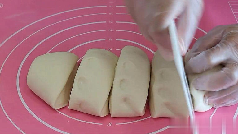 家常烙饼别直接烙，掌握窍门松软多层，凉了也不硬