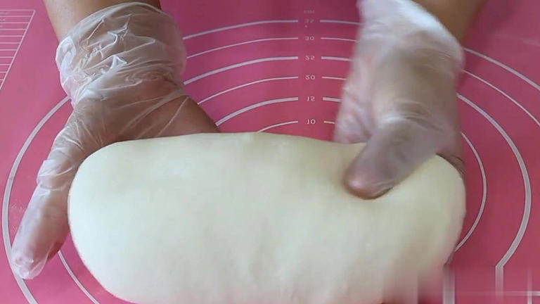 家常烙饼别直接烙，掌握窍门松软多层，凉了也不硬