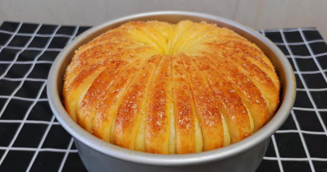 不用烤箱就能完成的蒸面包，做法步骤详细讲解，松软好吃，真简单