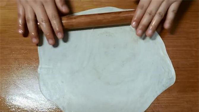 早餐快速烙饼方法，30秒一张，保证柔软多层，简单零失败