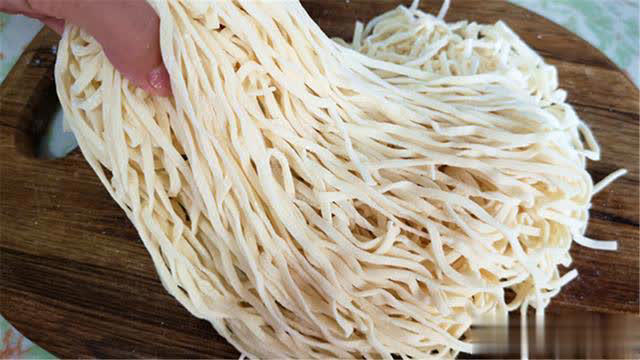 教你面条新做法，好吃解馋，香过红烧肉！ 