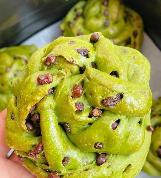 6种做法，在家做面包，跟外面买的一样好吃，蓬松暄软，简单好做