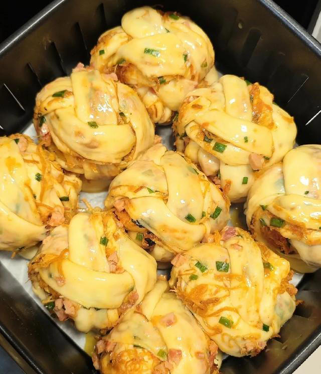 6种做法，在家做面包，跟外面买的一样好吃，蓬松暄软，简单好做