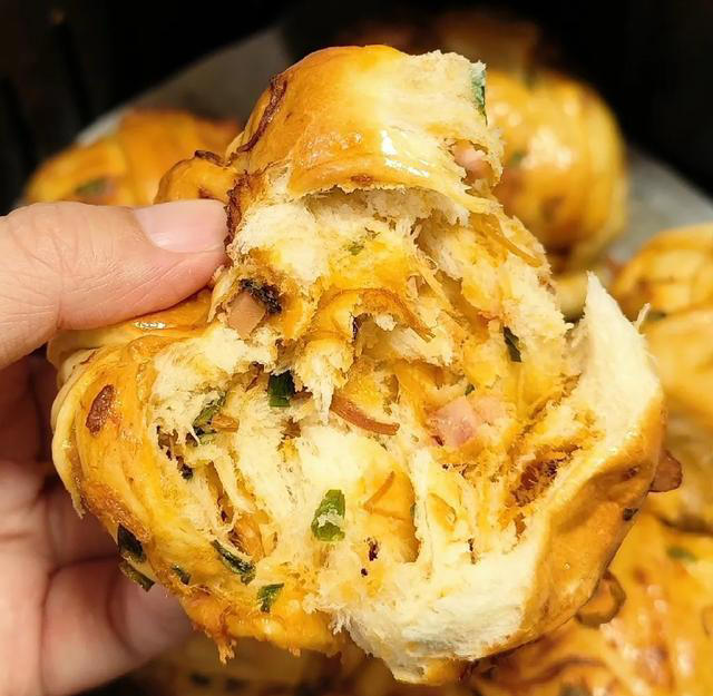 6种做法，在家做面包，跟外面买的一样好吃，蓬松暄软，简单好做