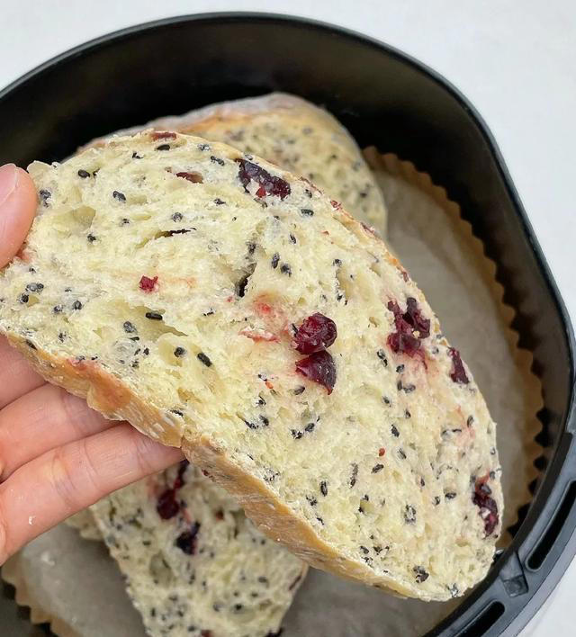 6种做法，在家做面包，跟外面买的一样好吃，蓬松暄软，简单好做