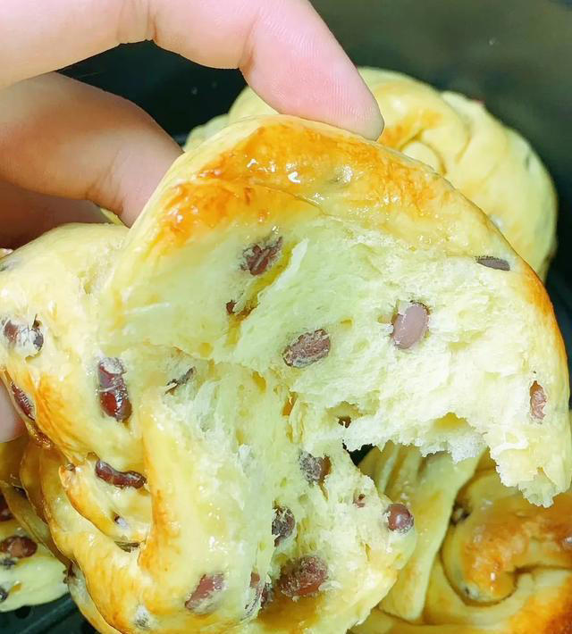 6种做法，在家做面包，跟外面买的一样好吃，蓬松暄软，简单好做