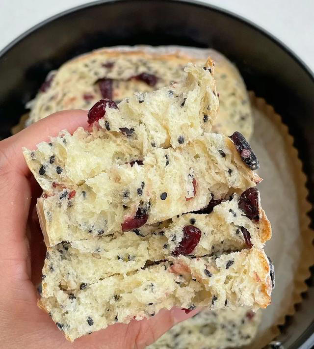 6种做法，在家做面包，跟外面买的一样好吃，蓬松暄软，简单好做