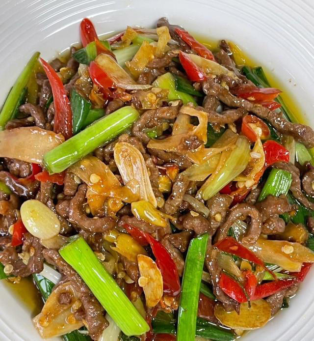 年纪大了要养骨，别只喝牛奶，多吃这八道菜，强健骨骼，腿脚有劲