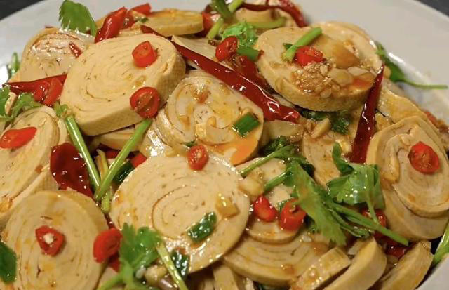 这10道凉拌菜，学会了做给家人吃，清爽又解腻，抚平燥热真舒坦！