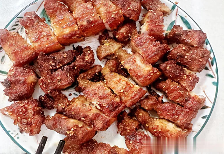 美食推荐：麻辣烤五花肉、石宝蒸豆腐、灌汤薯球做法