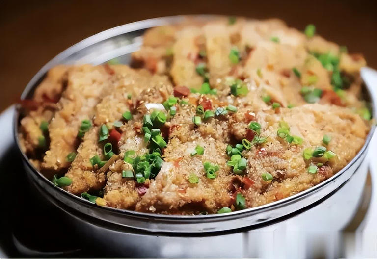 美食推荐：麻辣烤五花肉、石宝蒸豆腐、灌汤薯球做法