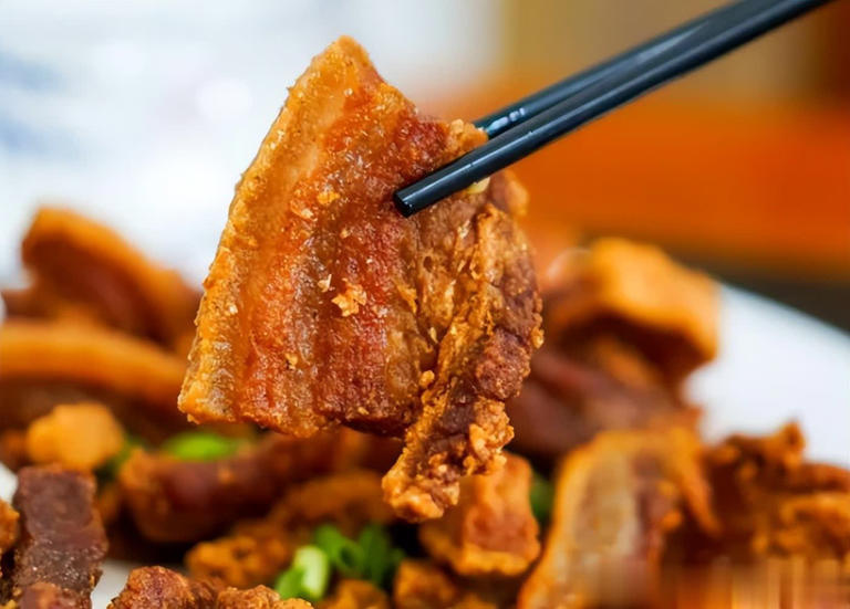 肉食佳品椒盐五花肉，做法简单解馋，老少皆宜！