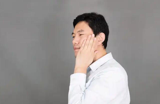 你以为的上火，可能是癌症信号，出现这4种症状，该做检查了