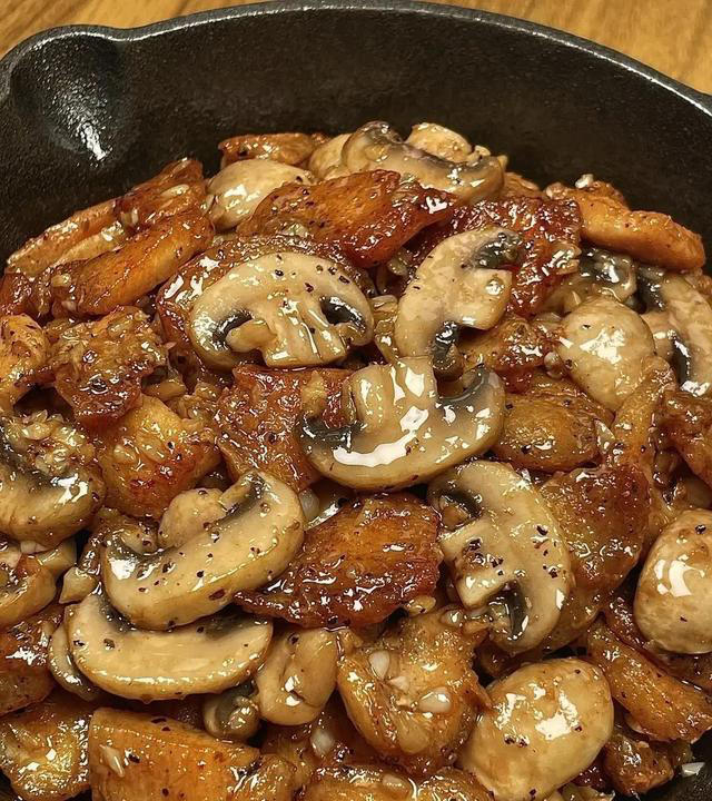 钾是香菇的20倍，建议中老年隔天吃一次，对肝脏好，腿脚也有力