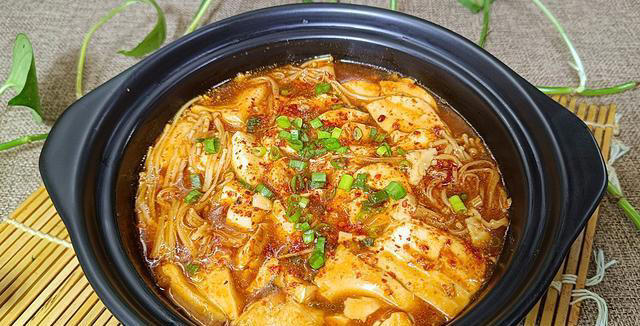 教你最简单的麻辣豆腐做法，味道不比麻婆豆腐差，搭配米饭吃真香