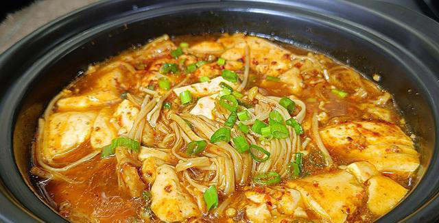 教你最简单的麻辣豆腐做法，味道不比麻婆豆腐差，搭配米饭吃真香
