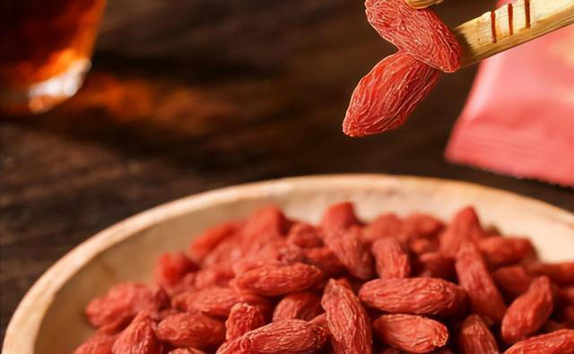枸杞被点名！医生提醒：肾病患者常吃枸杞，很快或迎来这些后果