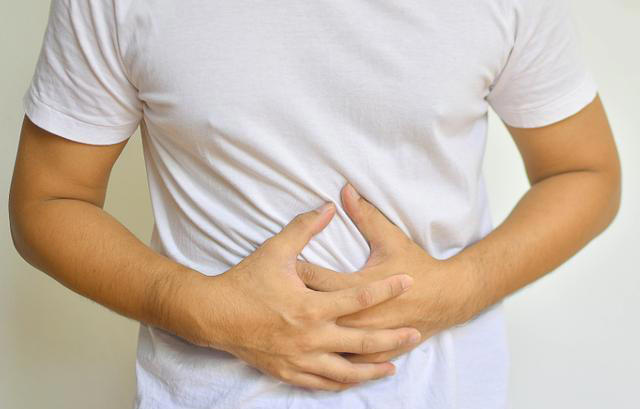 医生劝告：胃癌早期不是反胃，而是频繁出现这3症状，别不当回事