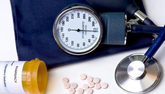 高血压最怕两种维生素！补足它们，稳控血压，降低心梗脑卒中风险