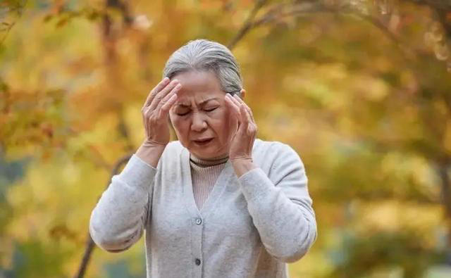 人不会无故患上高血压，研究发现：患上高血压，背后有5点原因