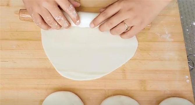 家常烙饼夏天最简单的方法，不用醒面，40秒一张，好吃又筋道