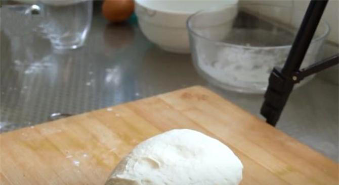 家常烙饼夏天最简单的方法，不用醒面，40秒一张，好吃又筋道