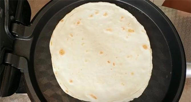 家常烙饼夏天最简单的方法，不用醒面，40秒一张，好吃又筋道