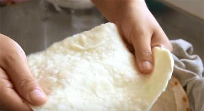 家常烙饼夏天最简单的方法，不用醒面，40秒一张，好吃又筋道