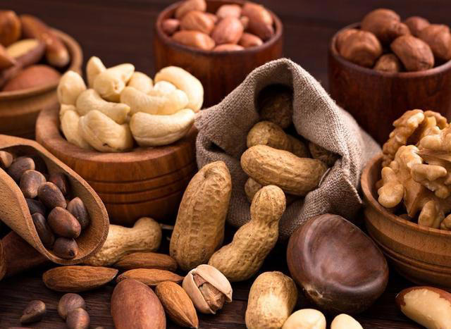 全球约一半肝癌在中国，再次提醒：家中的3种食物，尽早撤下餐桌