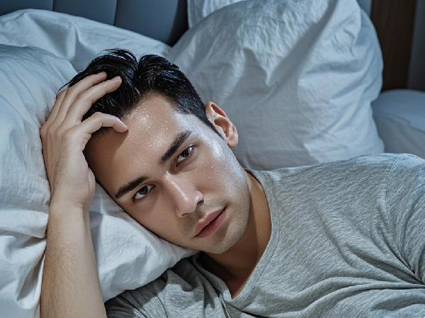 出汗就是肾的“晴雨表”，若多次出现这4症状，多半肾开始衰竭了