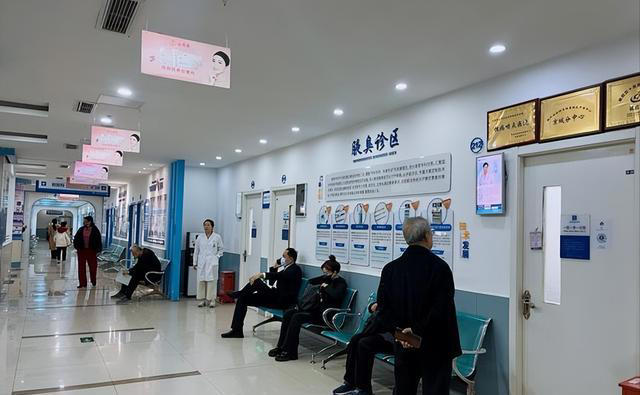 多名医生呼吁：痛风病人停止食用，比海鲜还升尿酸，趁早撤下餐桌