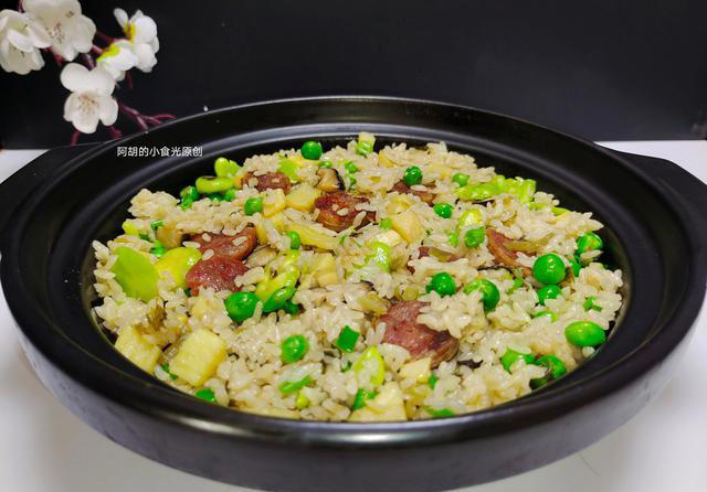 适合春天吃的饭菜一锅出，简单好做，一口下去，满嘴都是春天滋味