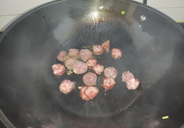 适合春天吃的饭菜一锅出，简单好做，一口下去，满嘴都是春天滋味