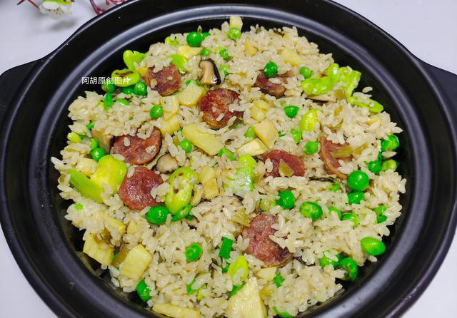 适合春天吃的饭菜一锅出，简单好做，一口下去，满嘴都是春天滋味