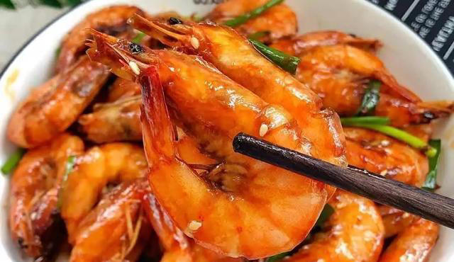 难怪饭店的油焖大虾那么好吃？做法和诀窍告诉你，原来这么简单