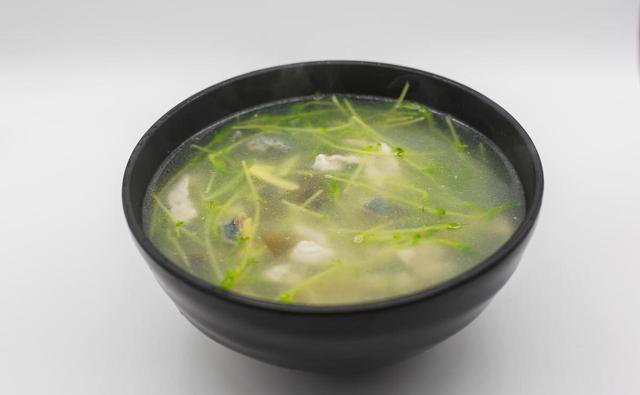 晚饭为什么不能喝汤？医生告诫：不止是汤，还有这2样食物