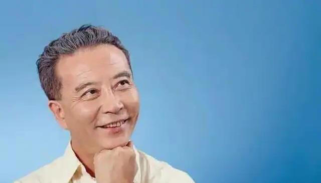 人到中年，5样食物就算爱吃，为了健康也最好离远点