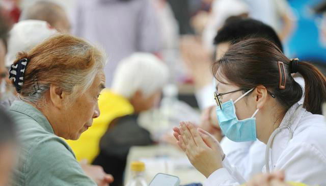 早上为什么不建议吃包子？医生：不止包子，这3类食物，也要少碰