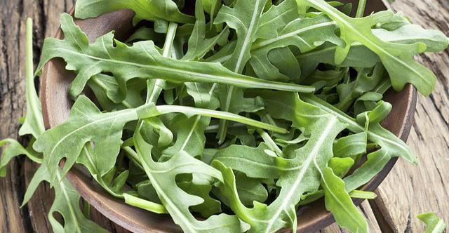 茼蒿是血压推手？医生多次提醒：高血压患者，少吃这4种蔬菜