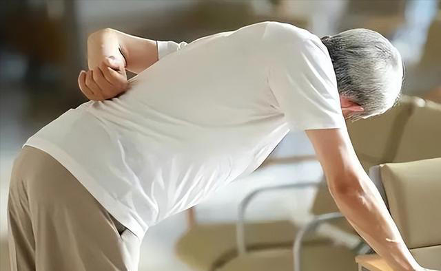 茼蒿是血压推手？医生多次提醒：高血压患者，少吃这4种蔬菜